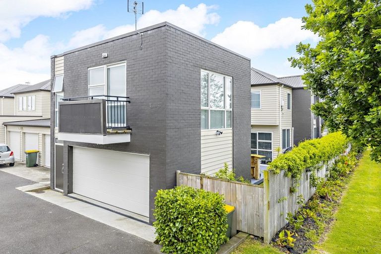 Photo of property in 37 Popokatea Drive, Takanini, 2112
