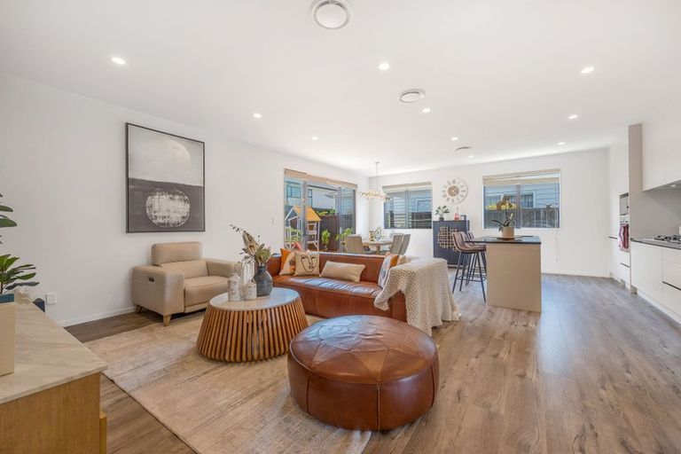 Photo of property in 7 Ropere Street, Kumeu, 0810