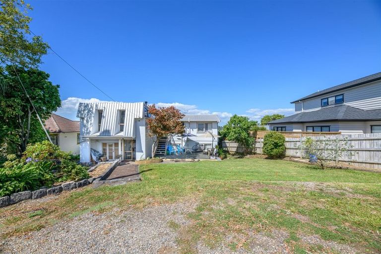 Photo of property in 114 Woodglen Road, Glen Eden, Auckland, 0602