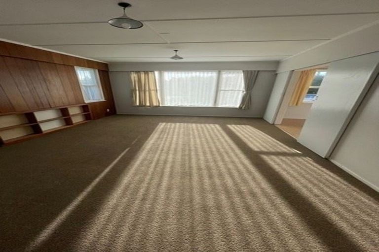 Photo of property in 96 Edmonton Road, Henderson, Auckland, 0612