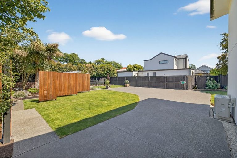 Photo of property in 11a Weston Road, St Albans, Christchurch, 8052