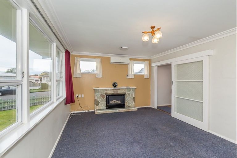 Photo of property in 4 Ross Street, Levin, 5510