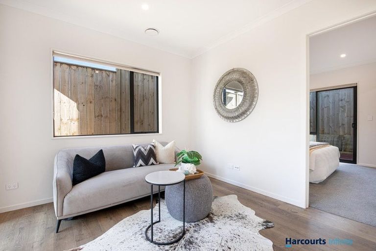 Photo of property in 19 La Bella Road, Hobsonville, Auckland, 0616
