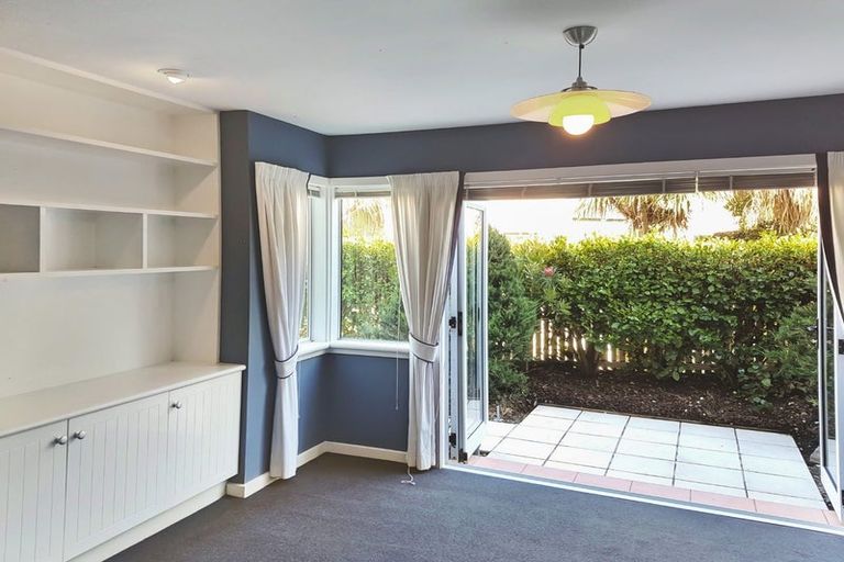 Photo of property in 11 Enticott Place, Huntsbury, Christchurch, 8022