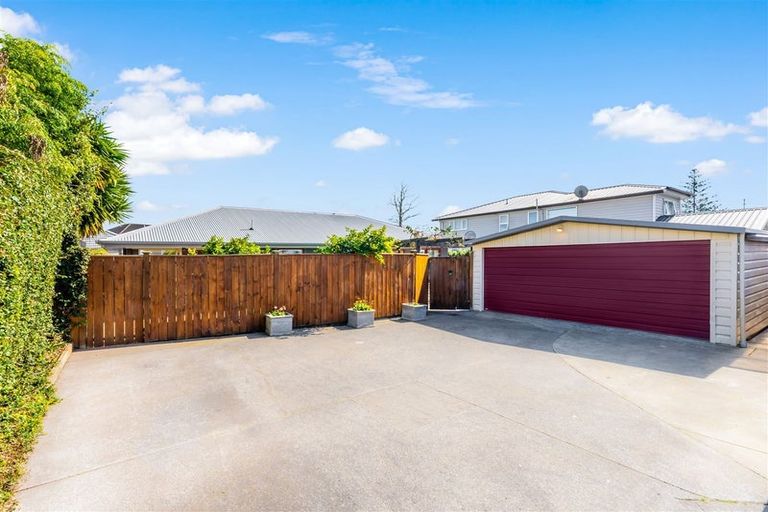 Photo of property in 640a Te Atatu Road, Te Atatu Peninsula, Auckland, 0610