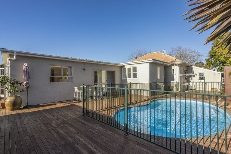 Photo of property in 17 Seabrook Avenue, New Lynn, Auckland, 0600