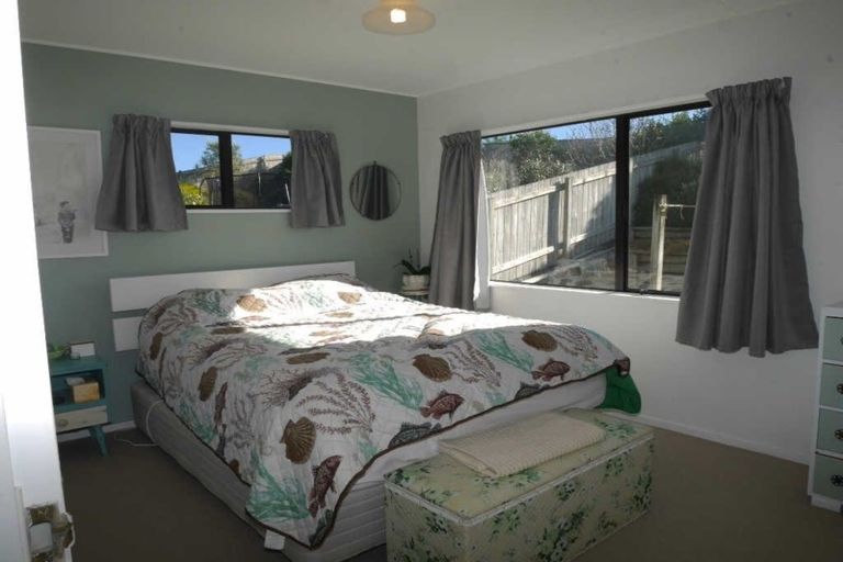 Photo of property in 79 Queens Road, Waikanae Beach, Waikanae, 5036