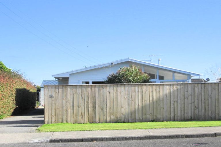 Photo of property in 45 Freemans Road, Otaki, 5512