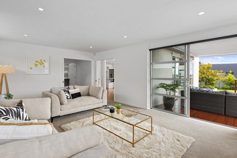 Photo of property in 12 Maurice Knowles Lane, Cashmere, Christchurch, 8022