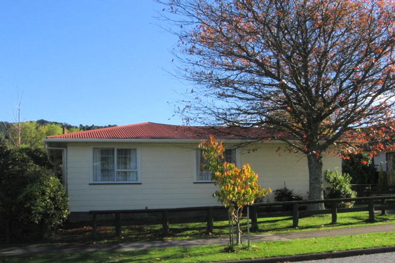 Photo of property in 17 Momona Street, Wainuiomata, Lower Hutt, 5014
