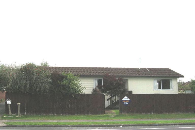 Photo of property in 2/222 Waitemata Drive, Ranui, Auckland, 0612