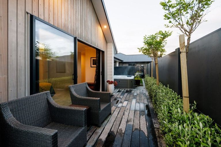 Photo of property in 14 Ruge Court, Cambridge, 3434