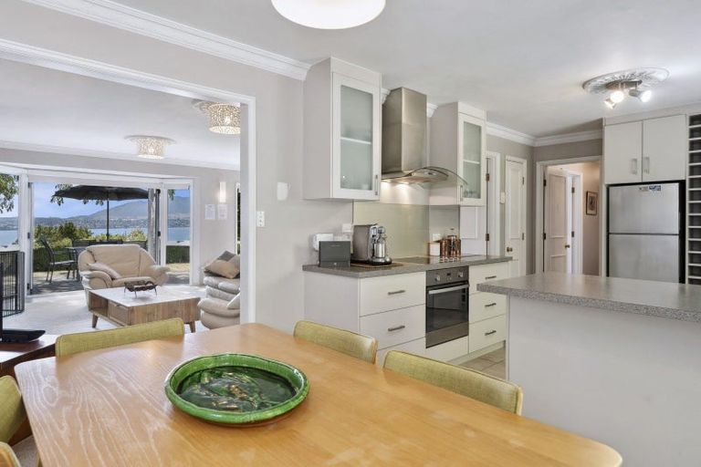 Photo of property in 7 Krissell Place, Acacia Bay, Taupo, 3330