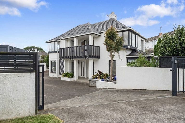 Photo of property in 35 Saltburn Road, Milford, Auckland, 0620