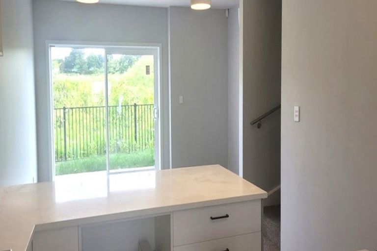 Photo of property in 38 Koreke Close, Kenepuru, Porirua, 5022