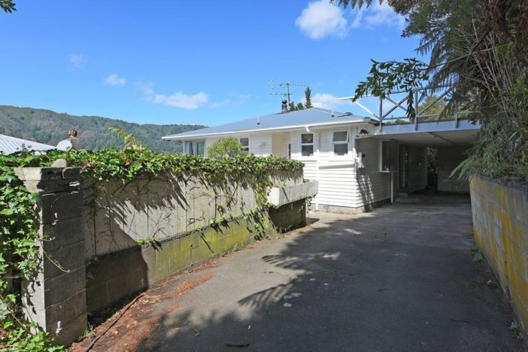 Photo of property in 65 Bird Grove, Stokes Valley, Lower Hutt, 5019