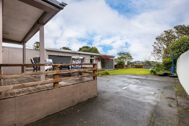 Photo of property in 446 Carrington Street, Upper Vogeltown, New Plymouth, 4310