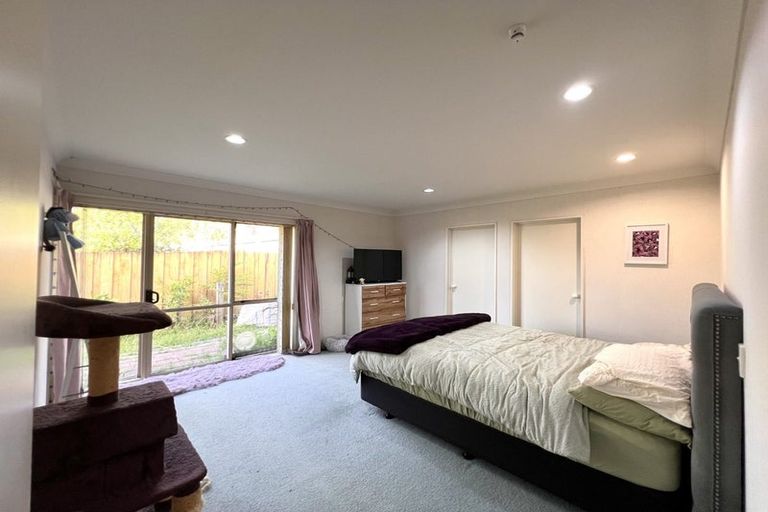 Photo of property in 10 Balmerino Grove, Waikanae, 5036