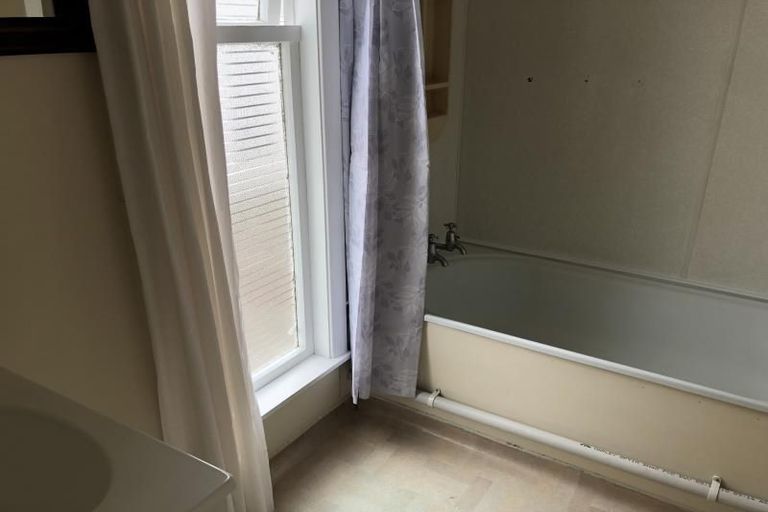 Photo of property in 390-392 Jackson Street, Petone, Lower Hutt, 5012