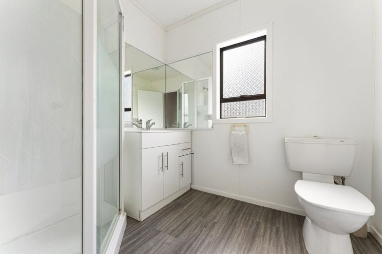 Photo of property in 15 Station Street, Woodville, 4920