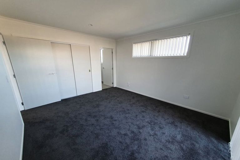 Photo of property in 34 Karearea Avenue, Kenepuru, Porirua, 5022