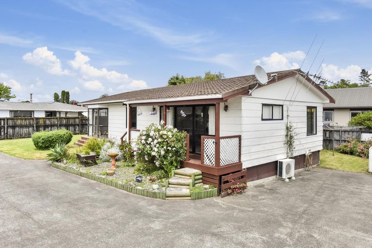 Photo of property in 57 Carnoustie Drive, Wattle Downs, Auckland, 2103