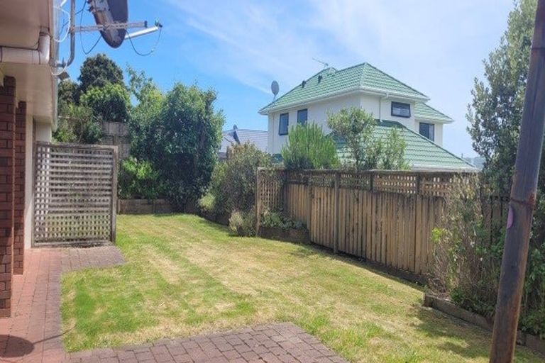 Photo of property in 43 Joseph Banks Drive, Whitby, Porirua, 5024