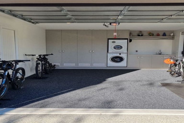 Photo of property in 6 Learning Rock Lane, Wanaka, 9305