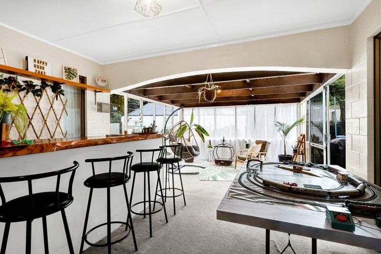 Photo of property in 15a Thames Street, Welbourn, New Plymouth, 4310