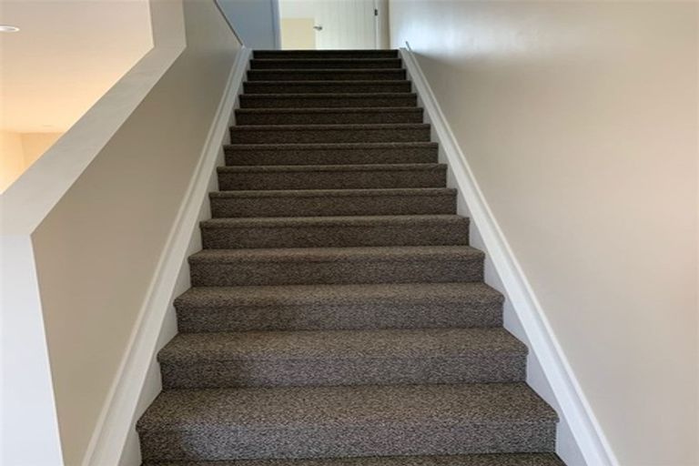 Photo of property in 10 Tapuwae Way, Mangere Bridge, Auckland, 2022