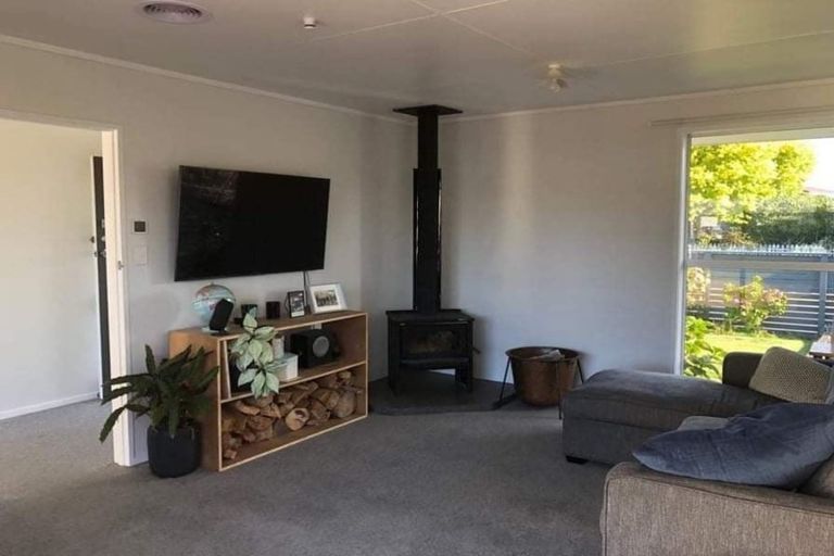 Photo of property in 2 Karaka Street, Inglewood, 4330