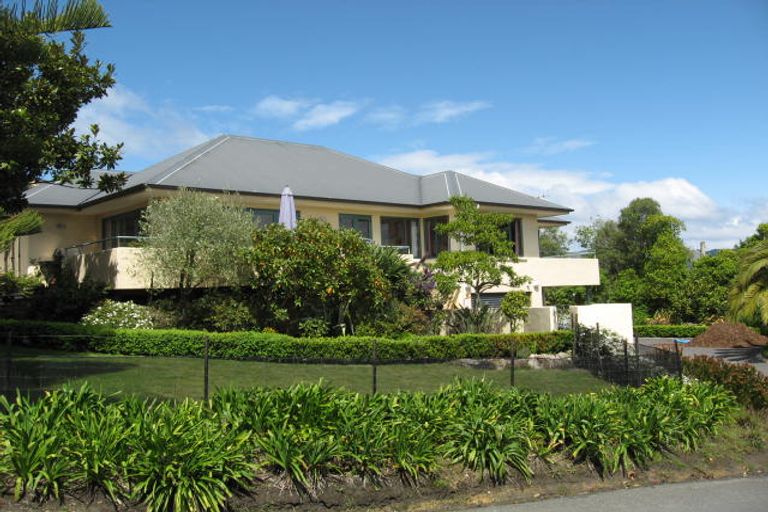 Photo of property in 52 Tosswill Road, Tahunanui, Nelson, 7011