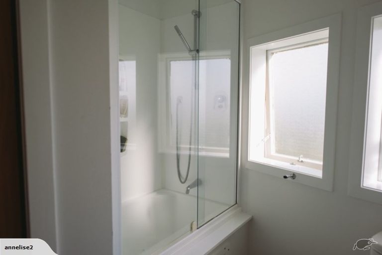 Photo of property in 1/33-35 Teal Crescent, Beach Haven, Auckland, 0626