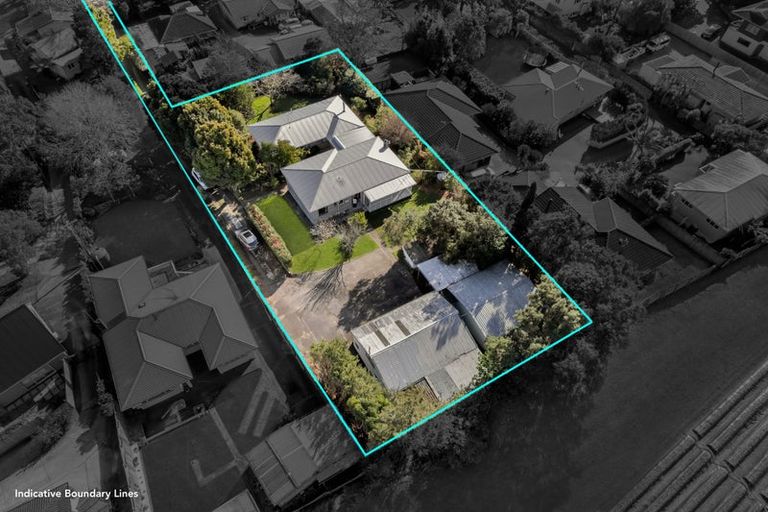 Photo of property in 26 Millbrook Road, Henderson, Auckland, 0612