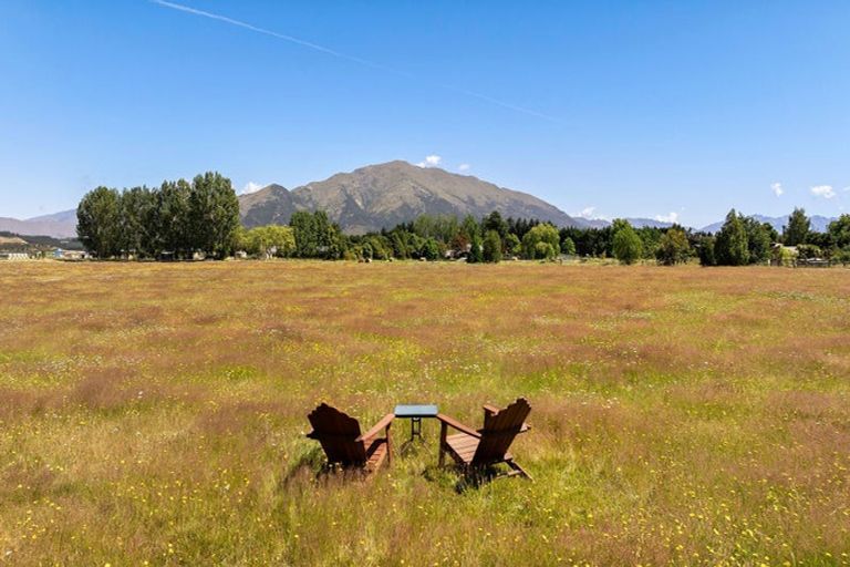 Photo of property in 24 Lachlan Avenue, Hawea Flat, Lake Hawea, 9382