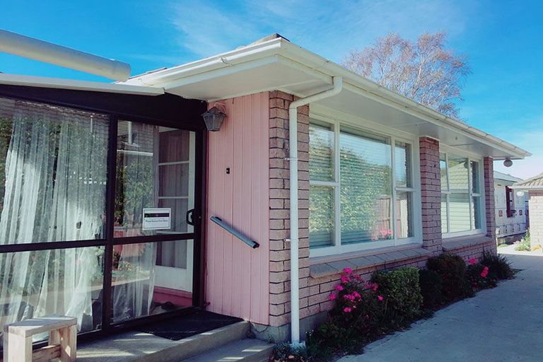 Photo of property in 16 Lochee Road, Upper Riccarton, Christchurch, 8041