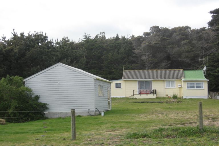 Photo of property in 160 Kahukura Avenue, Waitarere Beach, Levin, 5510