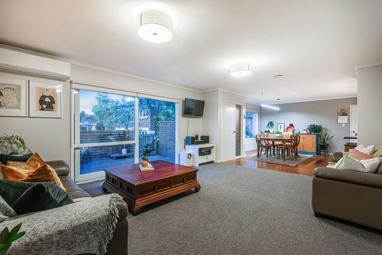 Photo of property in 2/193 Lake Road, Belmont, Auckland, 0622