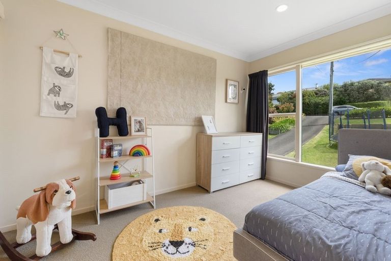 Photo of property in 1/99 Hebron Road, Waiake, Auckland, 0630