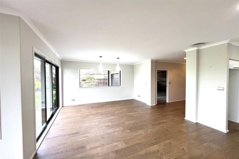 Photo of property in 6 Bendemeer Place, Flat Bush, Auckland, 2016