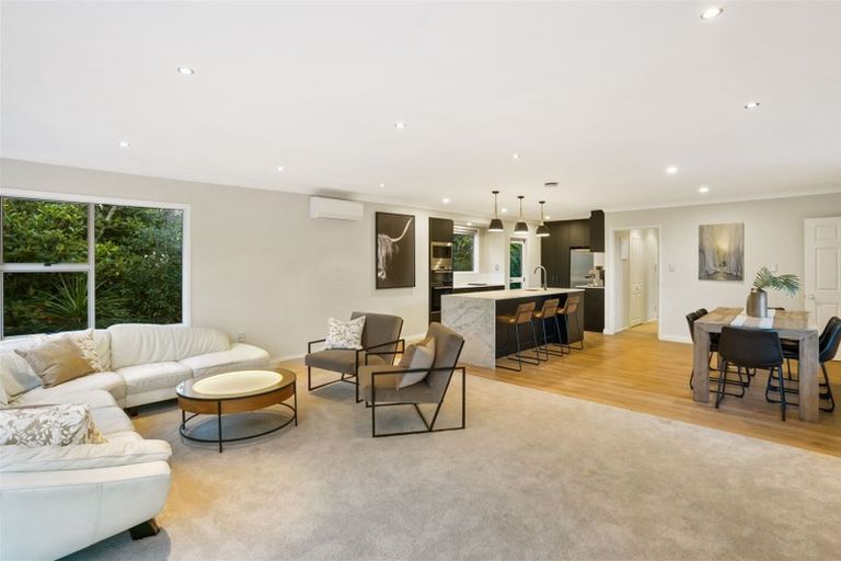 Photo of property in 21 Holt Avenue, Torbay, Auckland, 0630