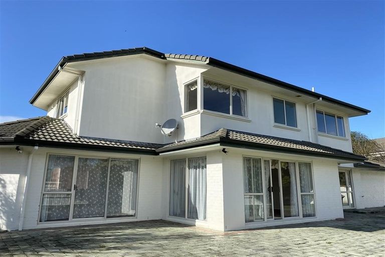 Photo of property in 11 Santa Ana Drive, Shamrock Park, Auckland, 2016