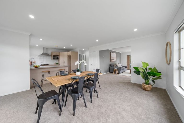 Photo of property in 50 Te Puia Drive, Aotea, Porirua, 5024