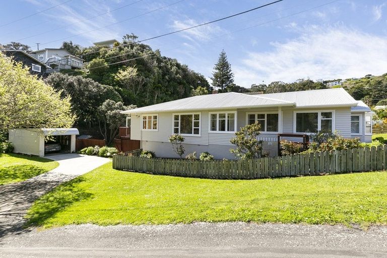 Photo of property in 1 Melrose Road, Island Bay, Wellington, 6023