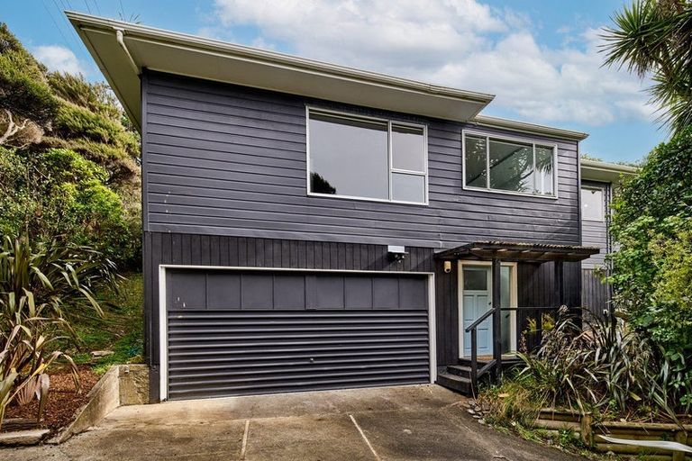Photo of property in 20 Muri Road, Pukerua Bay, 5026