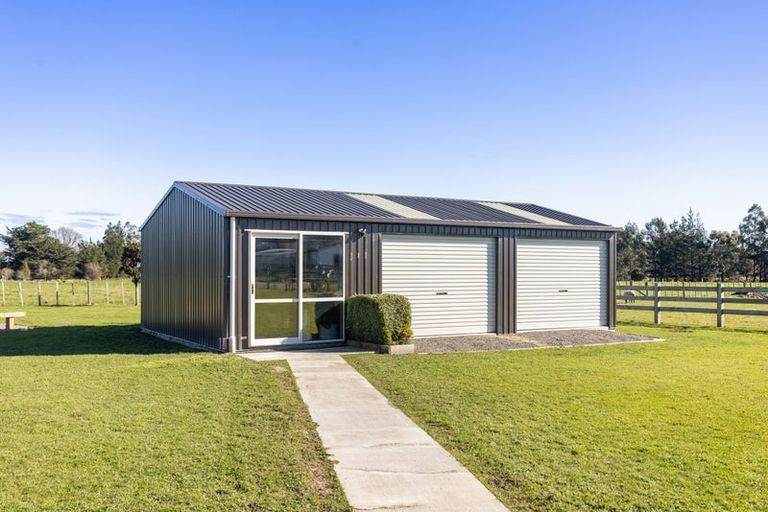 Photo of property in 18 Ashgrove Lane, Ashhurst, Palmerston North, 4470