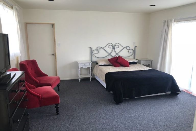 Photo of property in 3 Shepherds Road, Papakura, 2110