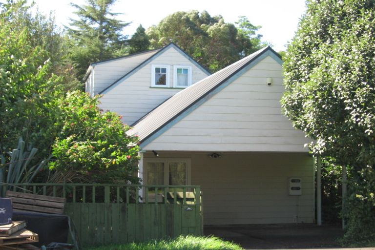 Photo of property in 8 Derwent Crescent, Titirangi, Auckland, 0604