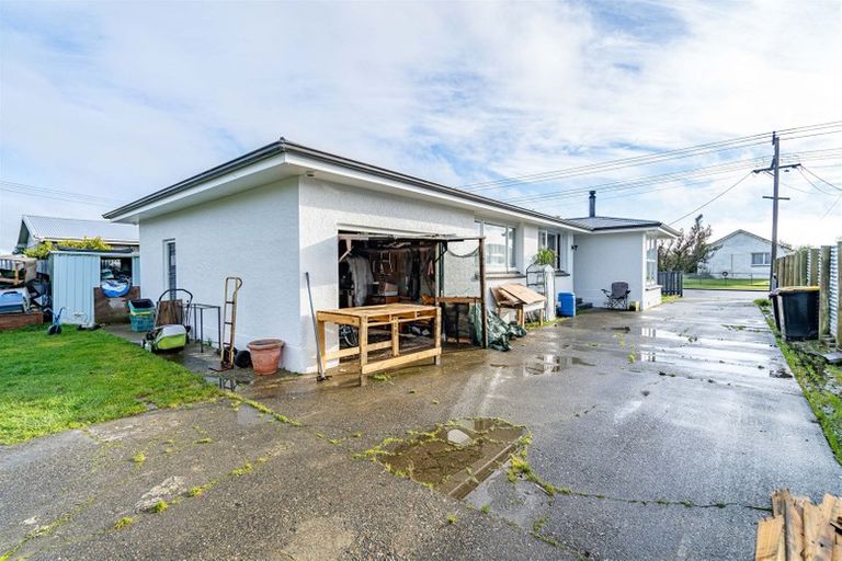 Photo of property in 211 Mcquarrie Street, Kingswell, Invercargill, 9812