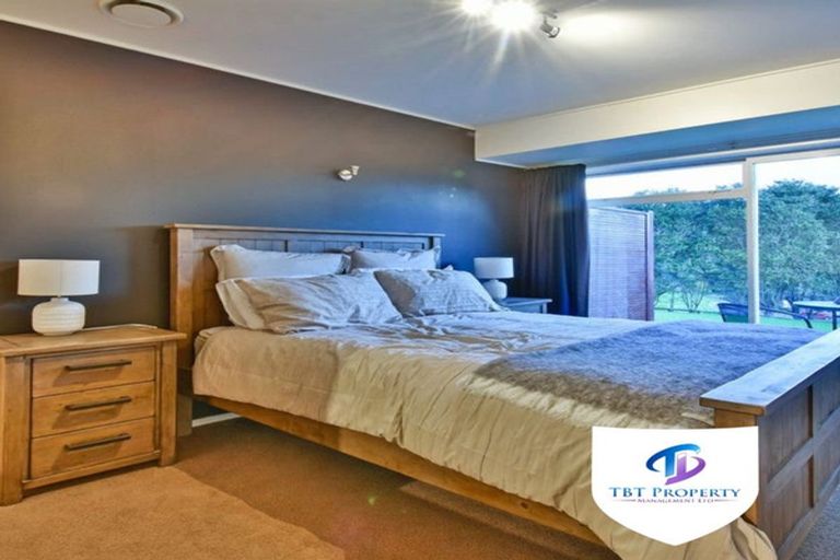 Photo of property in 65 Harry Dreadon Road, Opaheke, Papakura, 2584